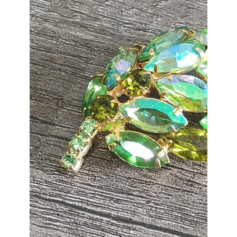 Green Faceted AB Rhinestone Leaf Stunning Gold Tone Vintage Brooch